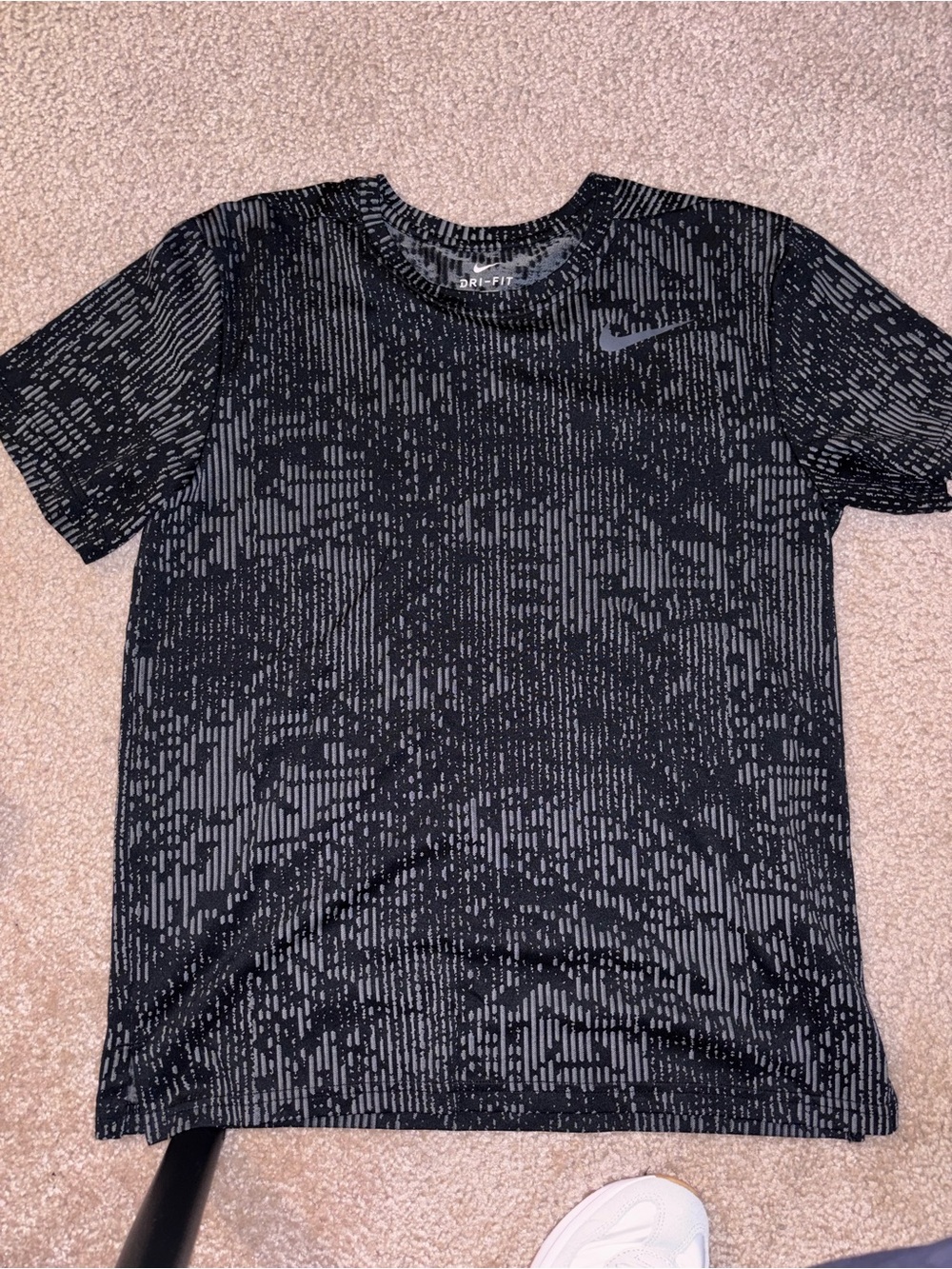 Nike Black Short Sleeve Patterned Dri-FIT Tee